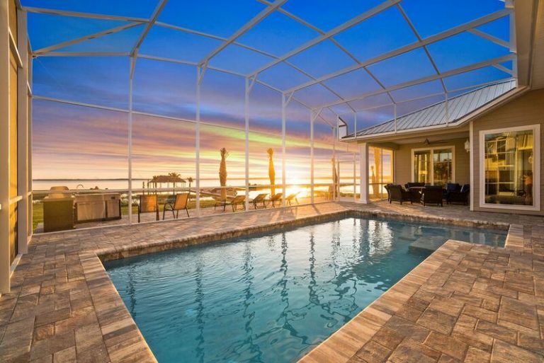 custom-home-builder-fl-beach-house-pool
